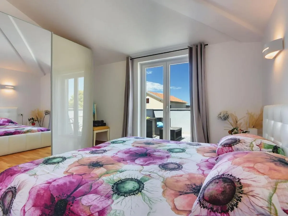 Modern Villa In Pula With Pool And Parking Vinkuran Croatia