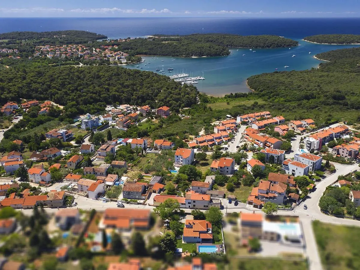Modern Villa In Pula With Pool And Parking Vinkuran 0*,  Croatia