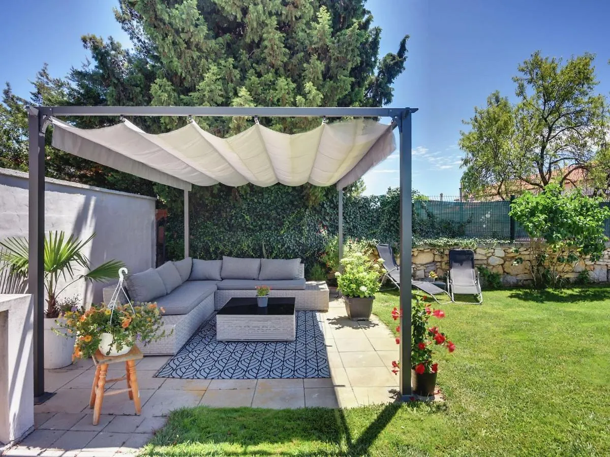 Modern Villa In Pula With Pool And Parking Vinkuran